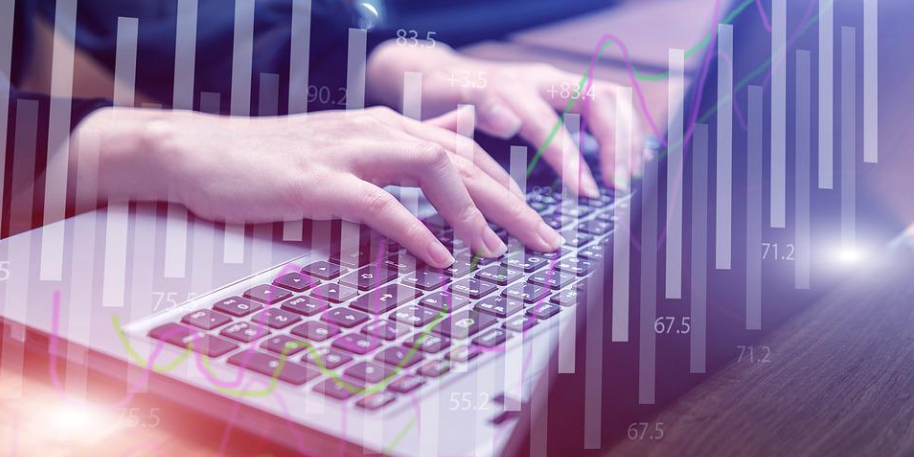 Casi un 60% más de sueldo en el sector tecnológico